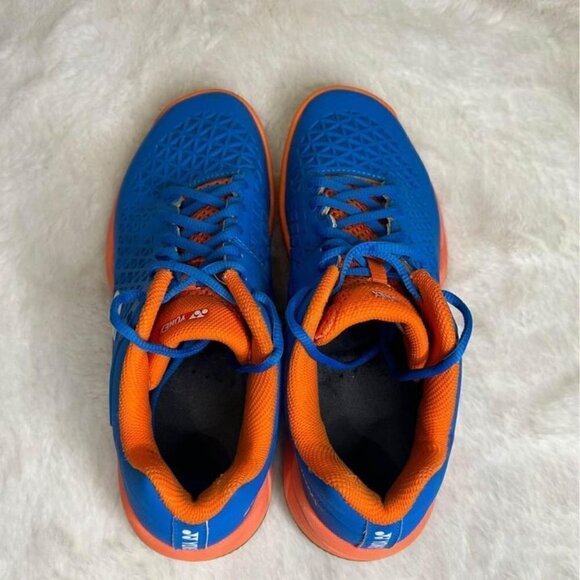Woman’s YONEX badminton non marking/skidding court shoes. Size 9. Excellent cond - Picture 9 of 10